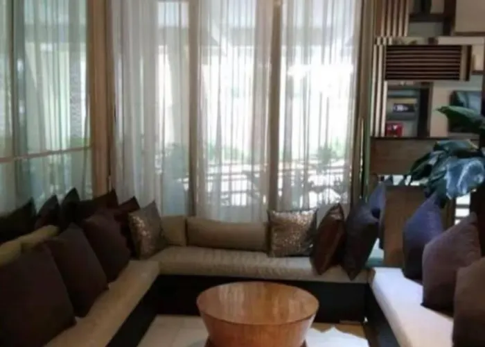 The Persimmon Mabolo Hôtel capsule *